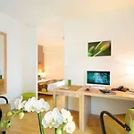 Appart'city Confort Centre 3* نانت