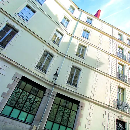 Appart'city Confort Centre Aparthotel 3*